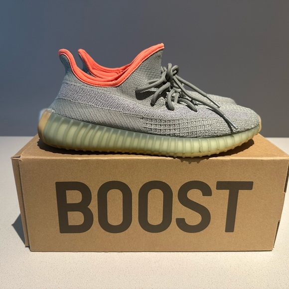 Yeezy Boost 350 - Picture 2 of 5